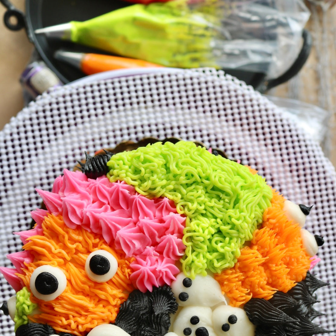 Intro to Cake Decorating + Spooky Halloween Textures- October 7, 2026