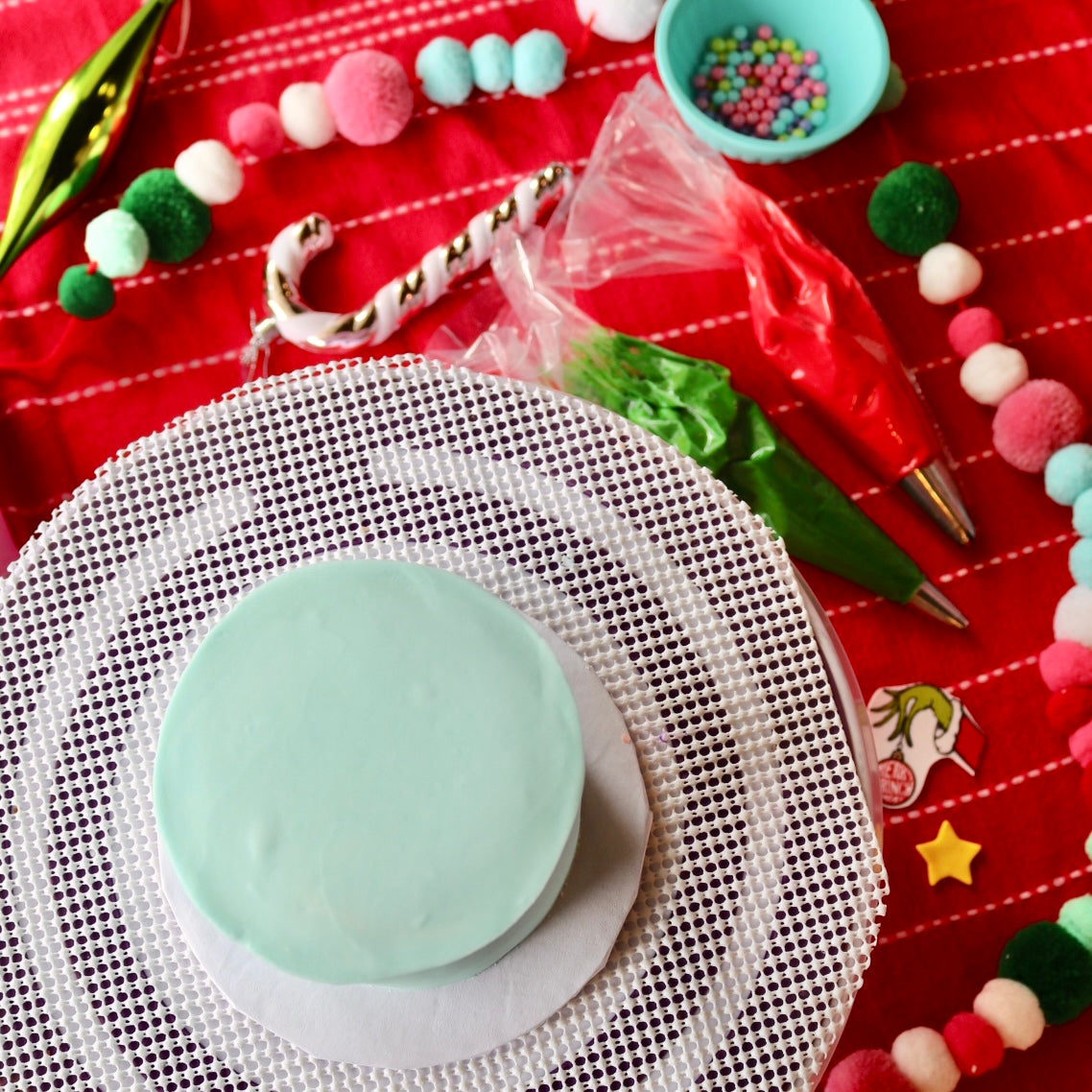 Design-Your-Own Grinch Mini Cake Decorating Party- December 18, 2026