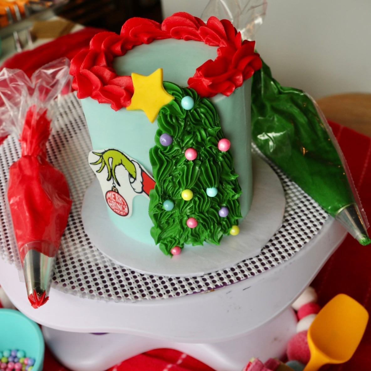 Design-Your-Own Grinch Mini Cake Decorating Party- December 18, 2026