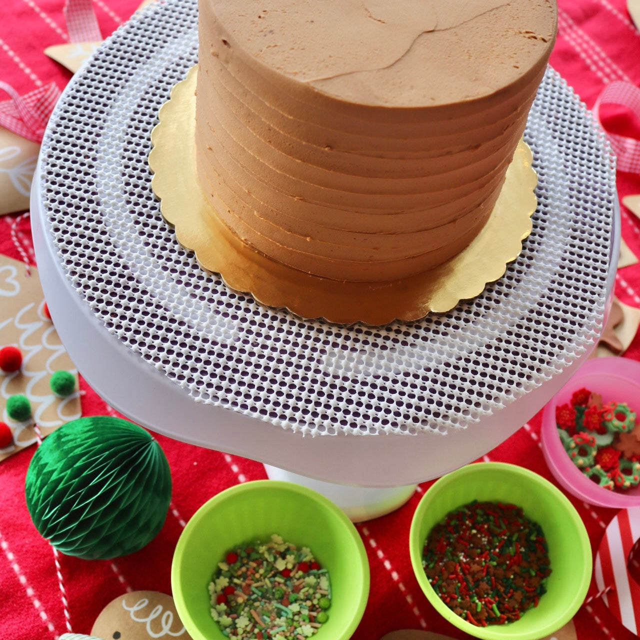 Intro to Cake Decorating- Buttercream Gingerbread House- December 11, 2026